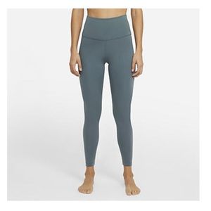 Nike Yoga leggings
